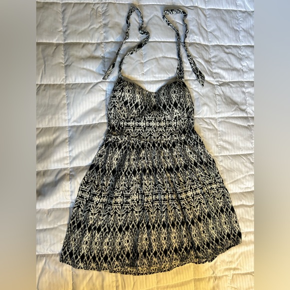No boundaries black and white patterned halter dress size XL - Picture 3 of 5